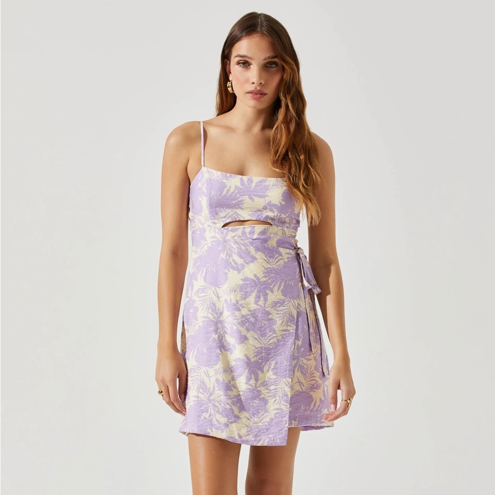 ASTR Keyhole Wrap Floral Mini Dress in Lavender